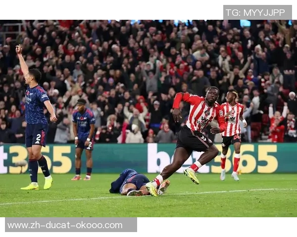 枪手无缘英超神迹！桑德兰2-2绝平阿森纳，阿尔特塔坐观成败